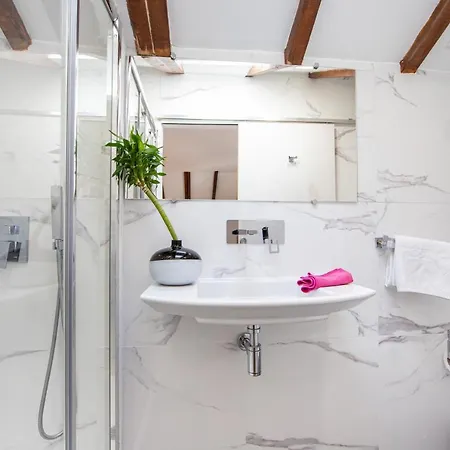 Quarto em Acomodações Particulares Maria By Host-point *